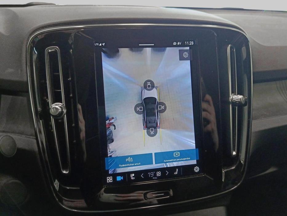 VOLVO C40 2024