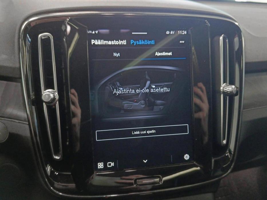 VOLVO C40 2024