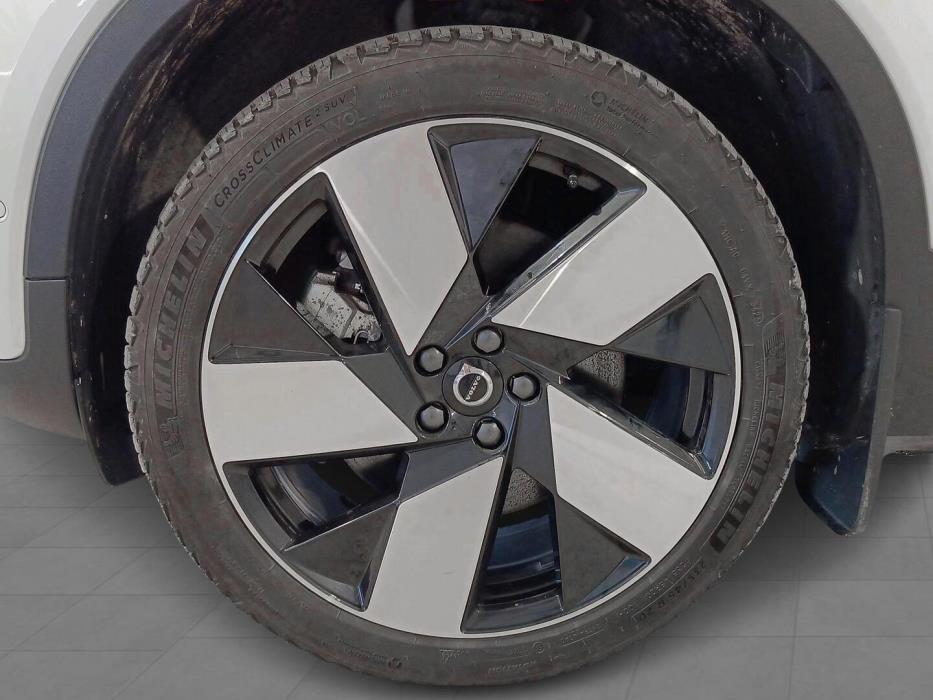 VOLVO C40 2024