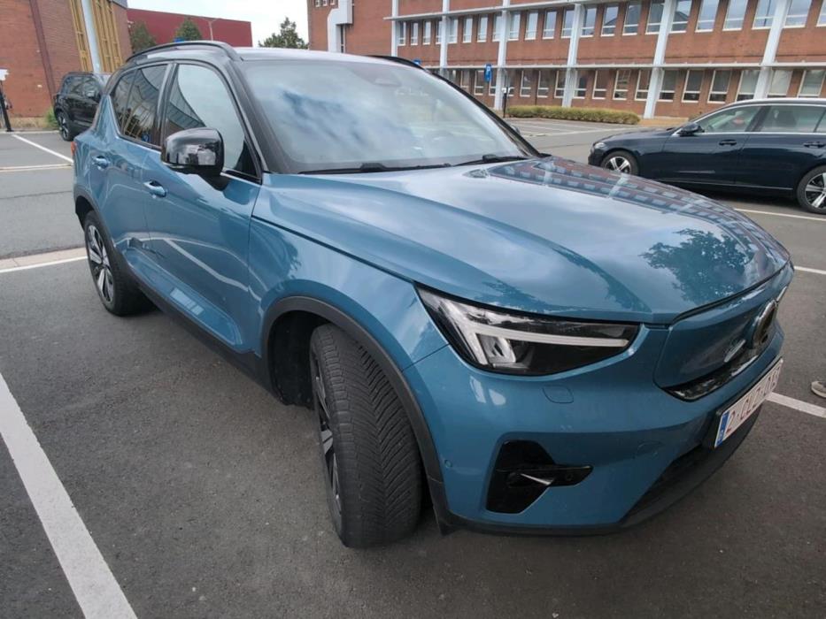 VOLVO XC40 2023