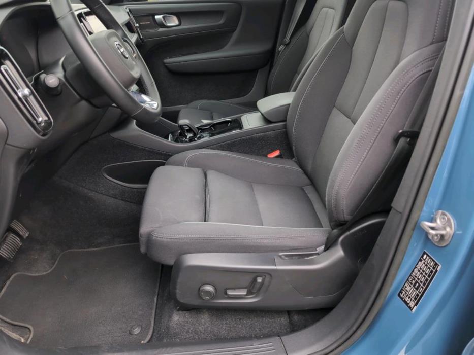 VOLVO XC40 2023