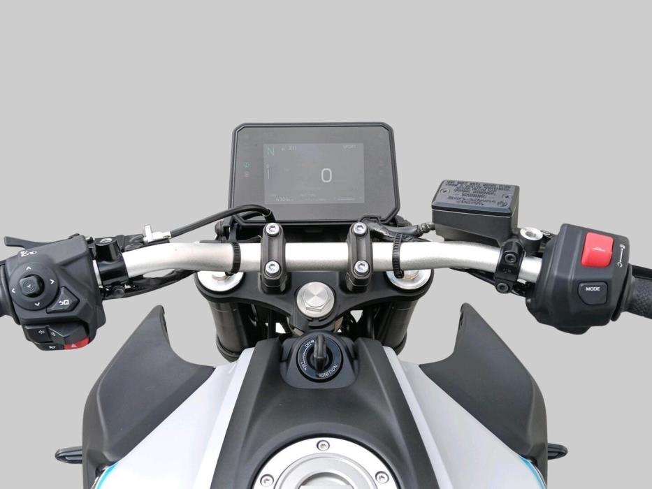 YAMAHA MT-07 2025