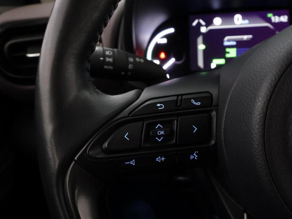 TOYOTA Yaris Cross 2023