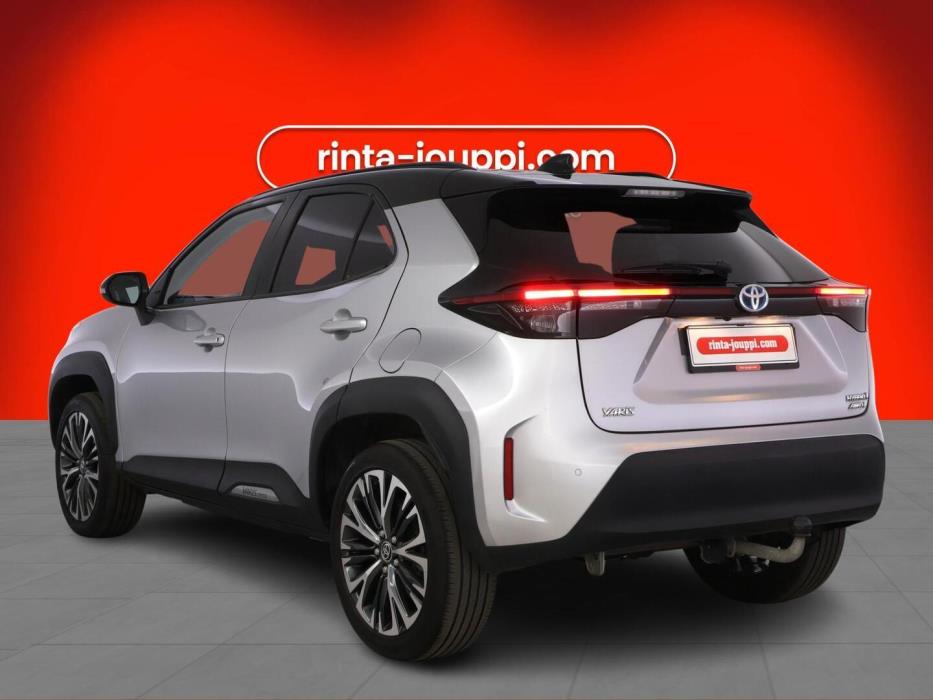 TOYOTA Yaris Cross 2023
