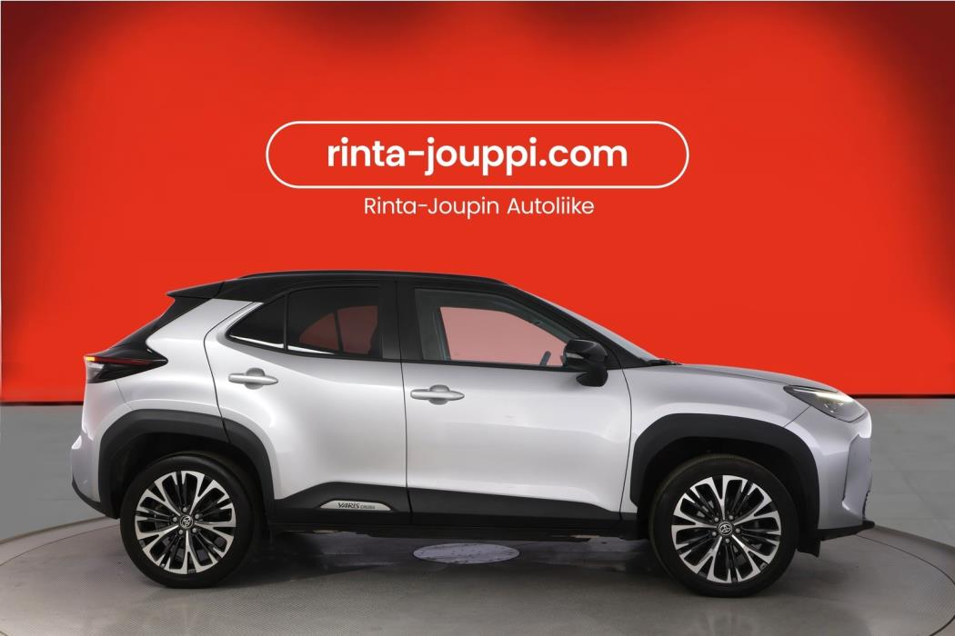 TOYOTA Yaris Cross 2023
