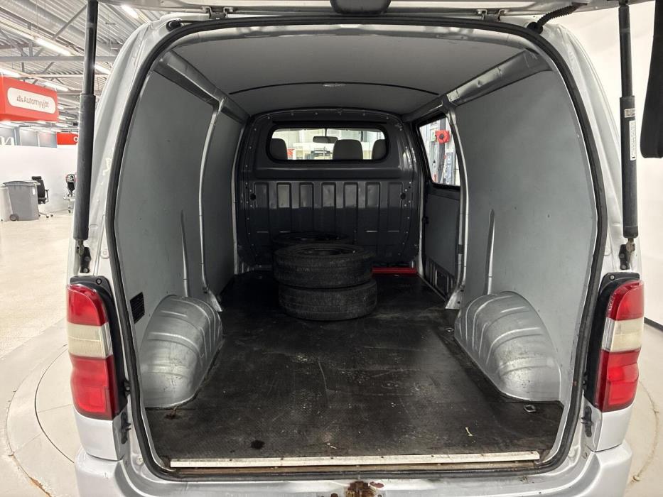 TOYOTA Hiace 2008