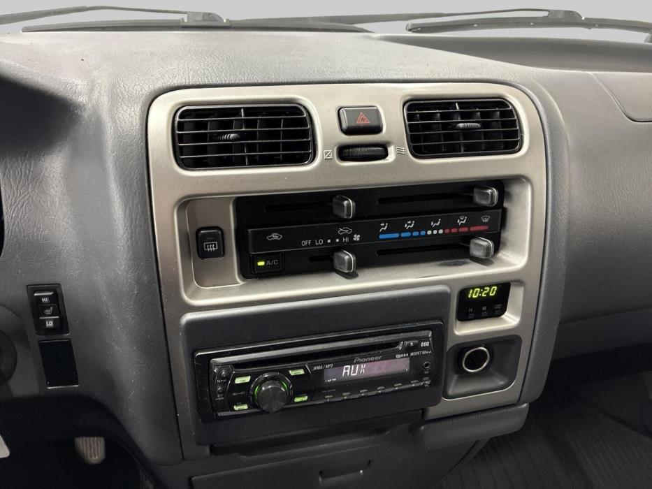 TOYOTA Hiace 2008