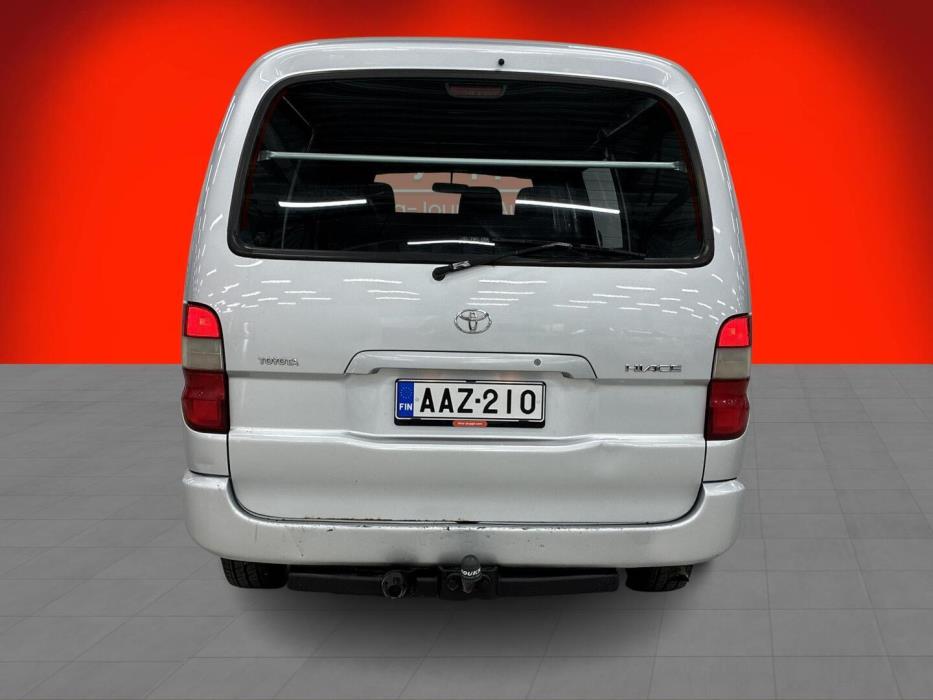 TOYOTA Hiace 2008