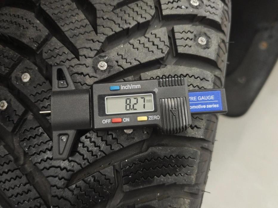 VOLKSWAGEN Caddy 2012