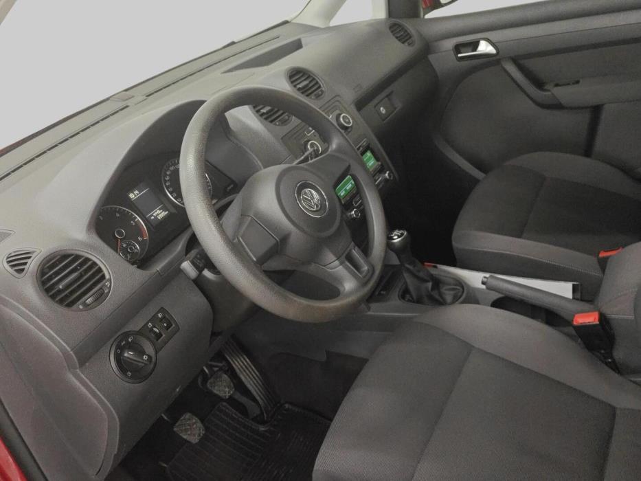 VOLKSWAGEN Caddy 2012