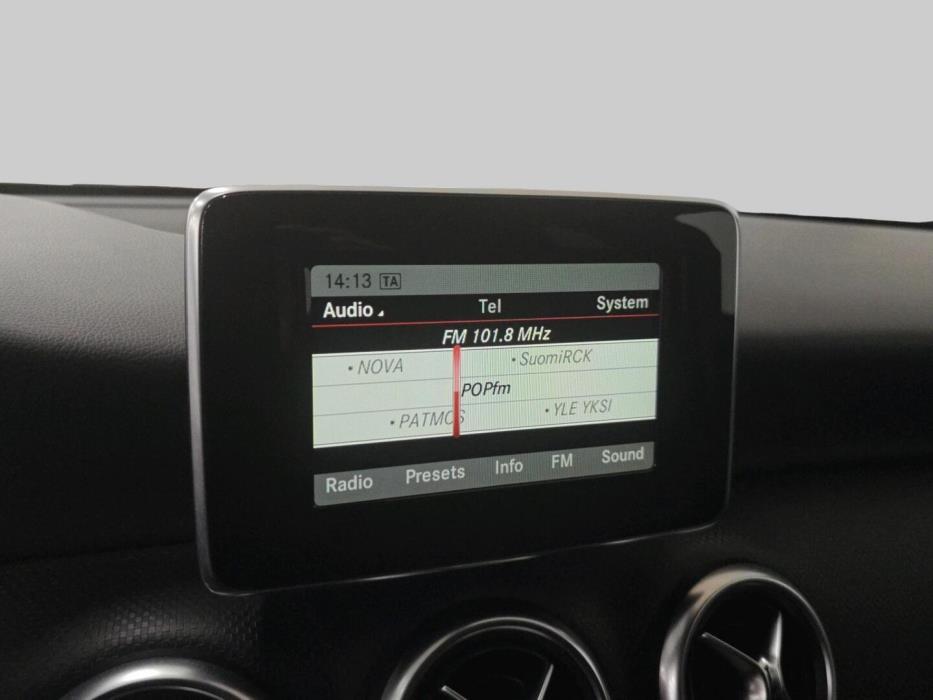 MERCEDES-BENZ A 2015