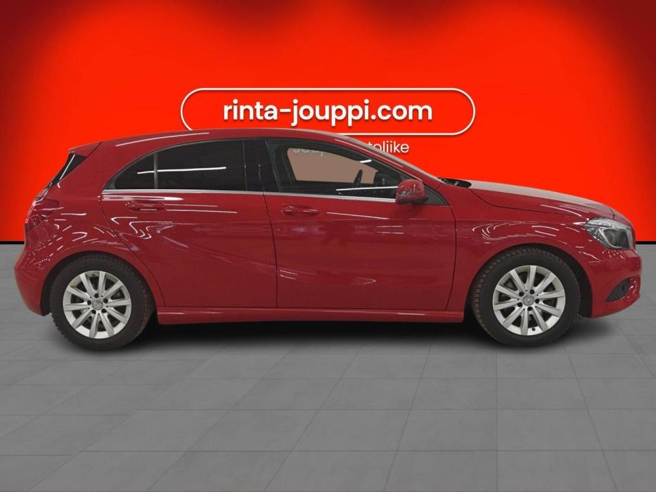 MERCEDES-BENZ A 2015