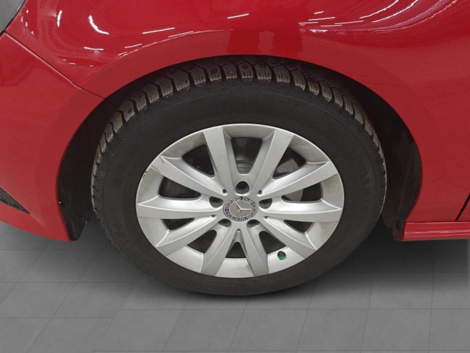 MERCEDES-BENZ A 2015