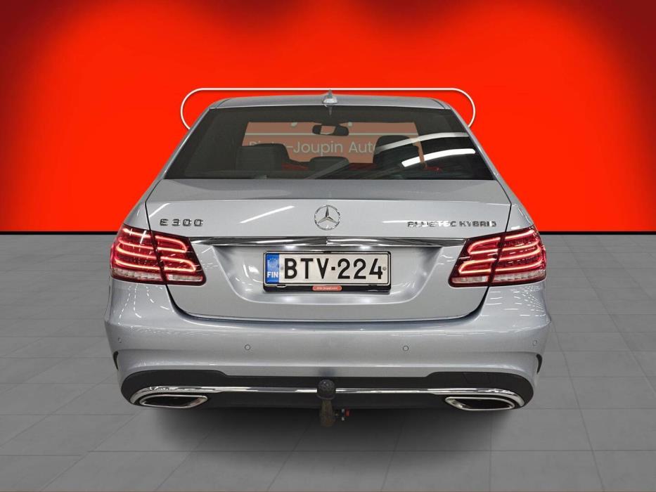 MERCEDES-BENZ E 2013