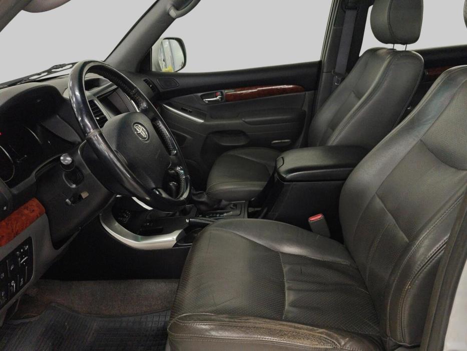 TOYOTA Land Cruiser 2005