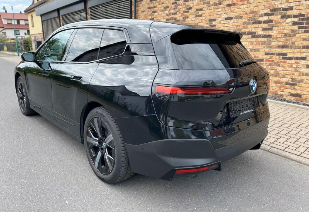 BMW IX 2022