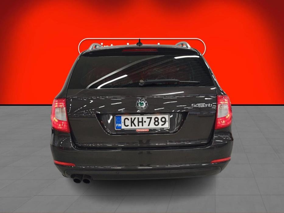 SKODA Superb 2011