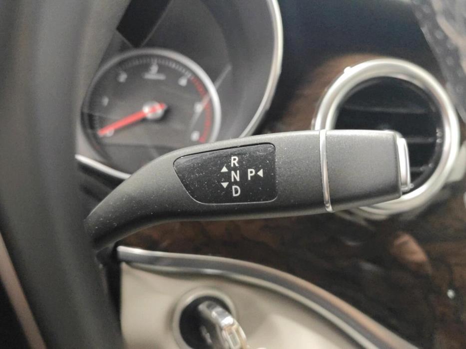 MERCEDES-BENZ V 2019