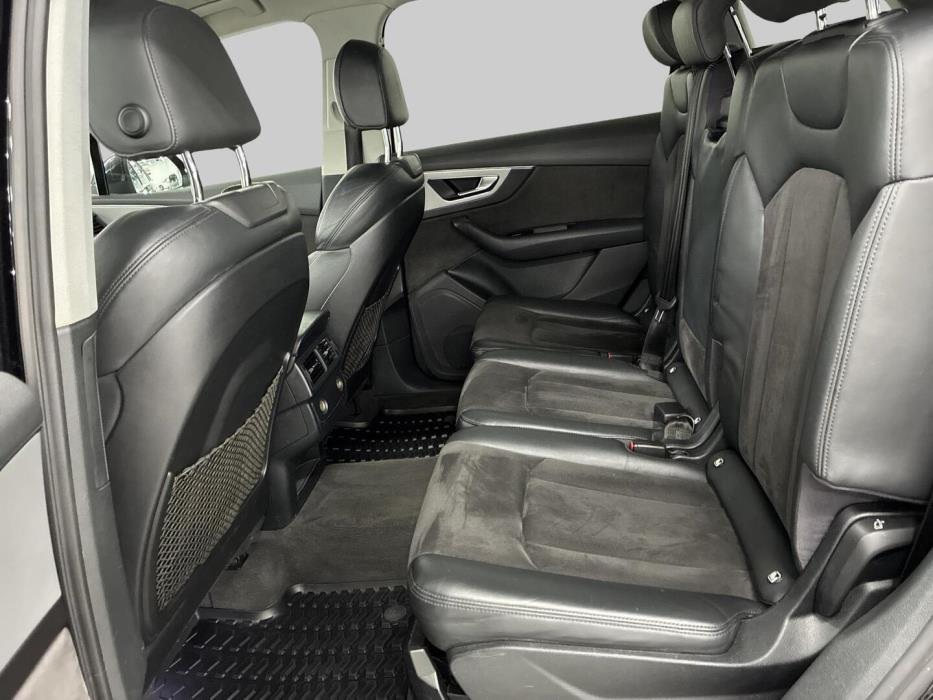 AUDI Q7 2016
