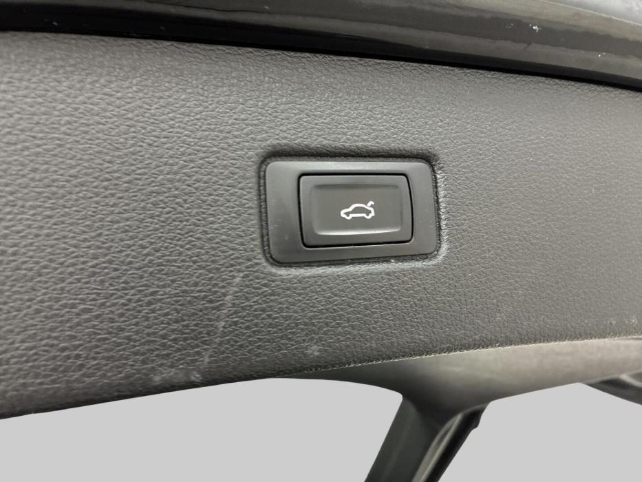 AUDI Q7 2016