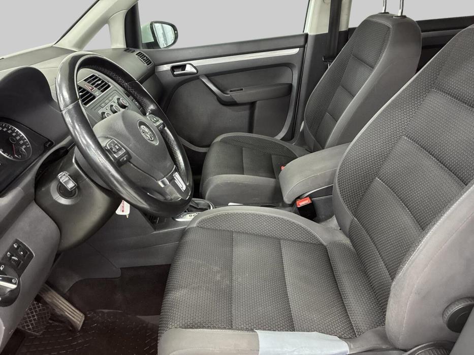 VOLKSWAGEN Touran 2014