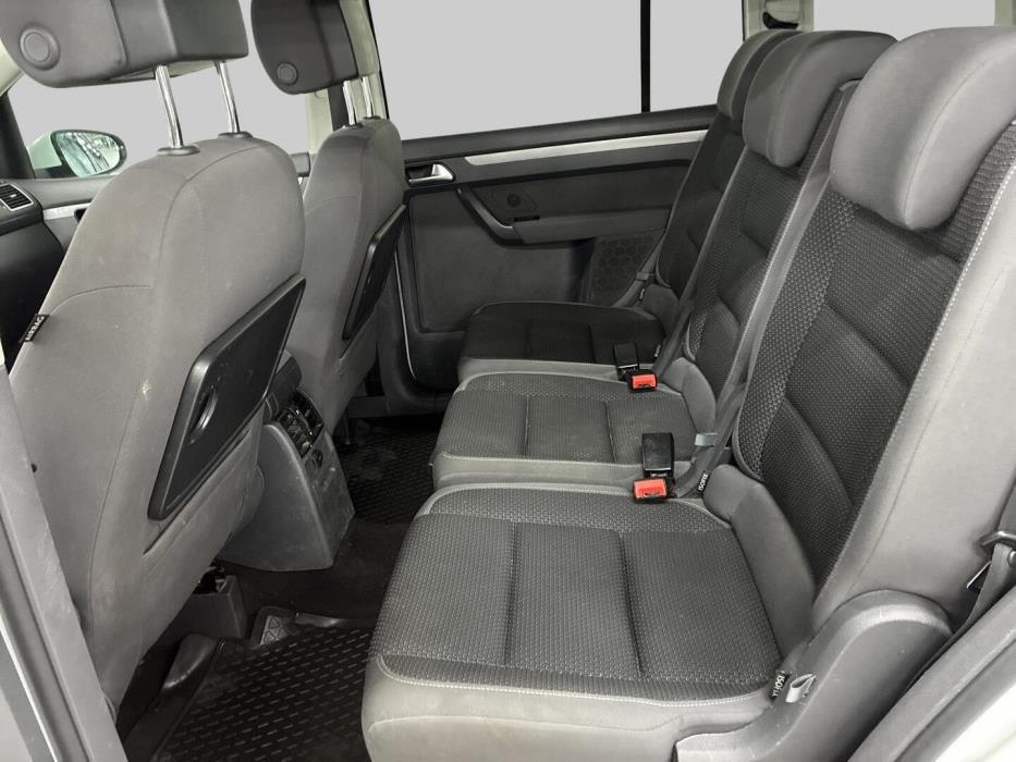 VOLKSWAGEN Touran 2014