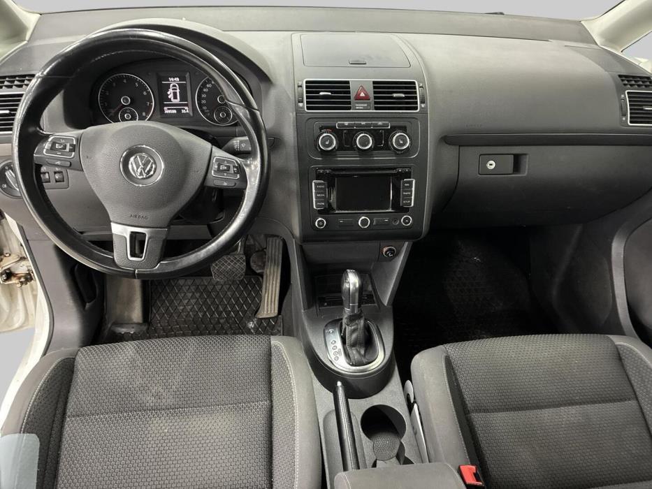 VOLKSWAGEN Touran 2014