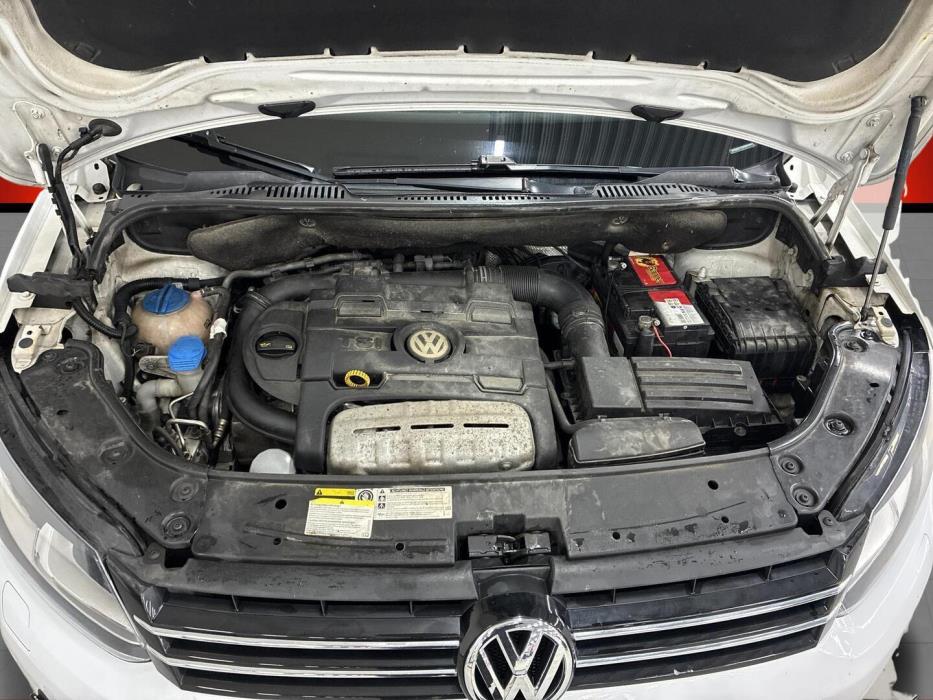 VOLKSWAGEN Touran 2014