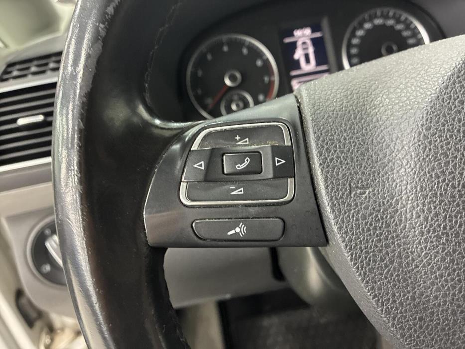 VOLKSWAGEN Touran 2014