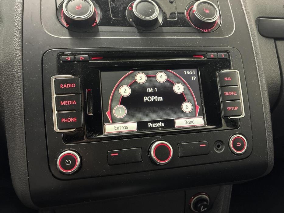 VOLKSWAGEN Touran 2014