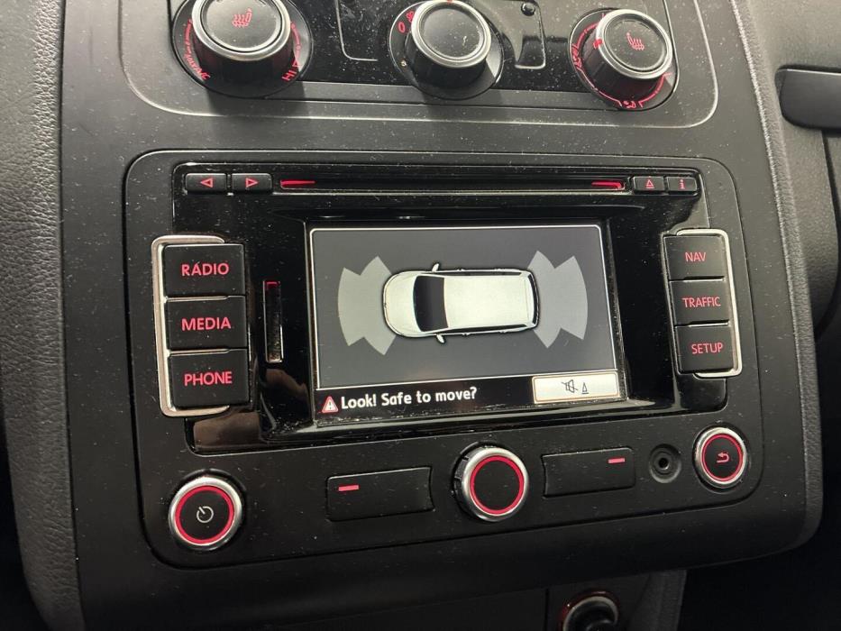 VOLKSWAGEN Touran 2014