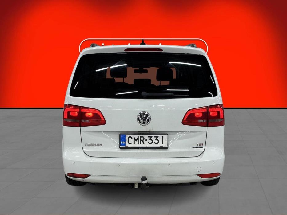 VOLKSWAGEN Touran 2014