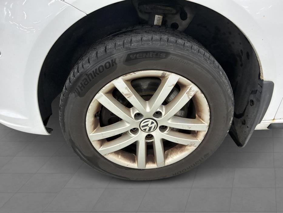 VOLKSWAGEN Touran 2014