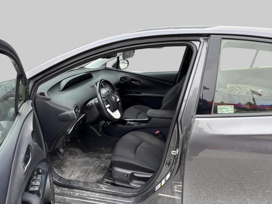 TOYOTA Prius 2017