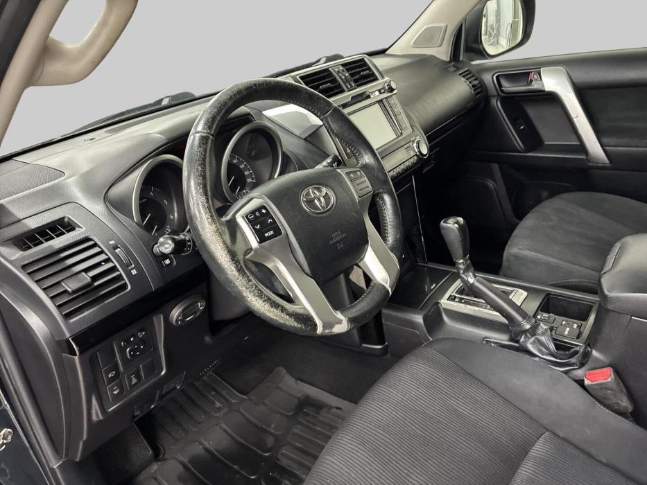 TOYOTA LAND CRUISER 2015