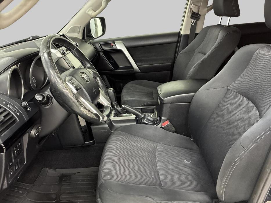 TOYOTA LAND CRUISER 2015