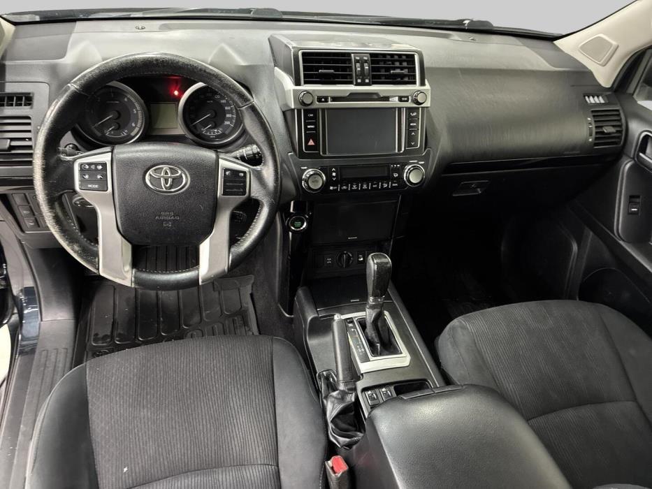 TOYOTA LAND CRUISER 2015