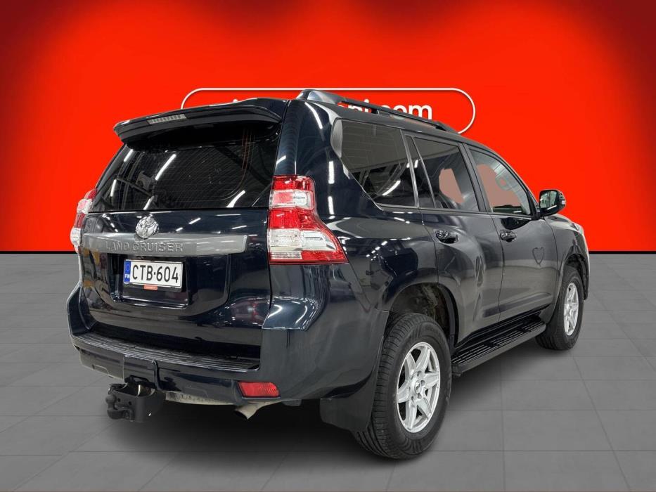 TOYOTA LAND CRUISER 2015