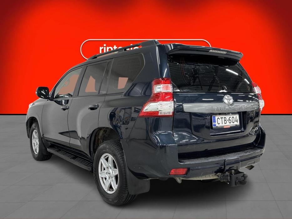TOYOTA LAND CRUISER 2015