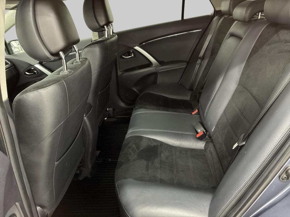 TOYOTA Avensis 2015