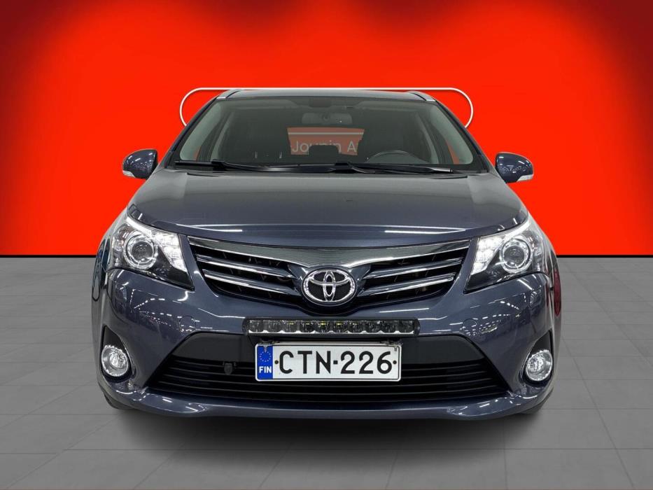 TOYOTA Avensis 2015