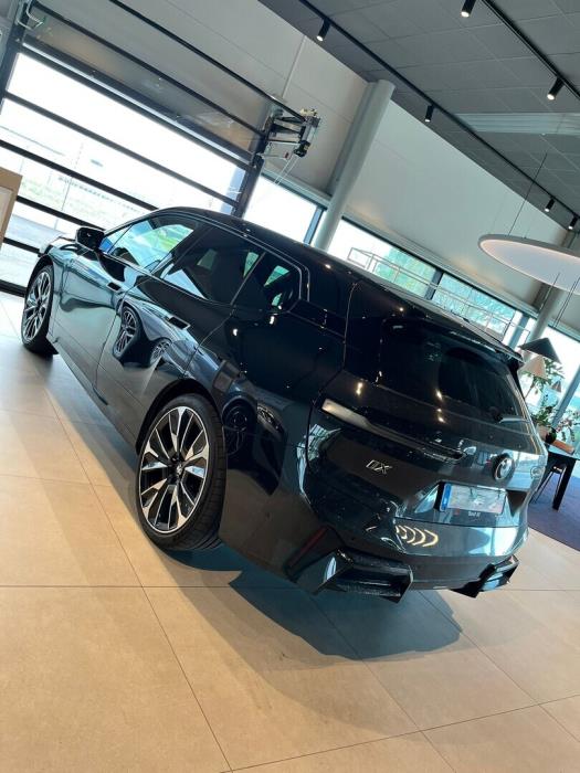 BMW IX 2025
