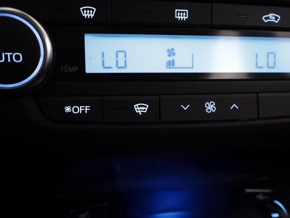 TOYOTA AVENSIS 2017