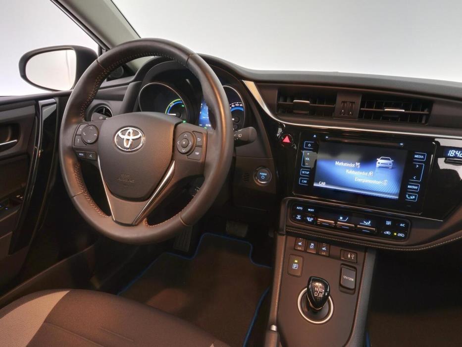 TOYOTA AURIS 2016