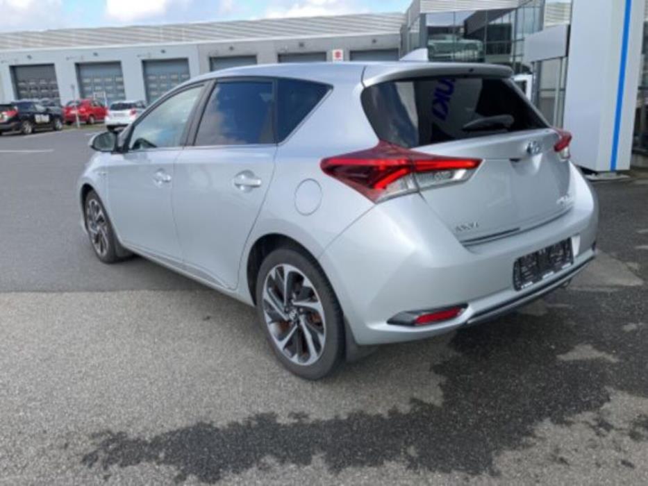 TOYOTA AURIS 2016