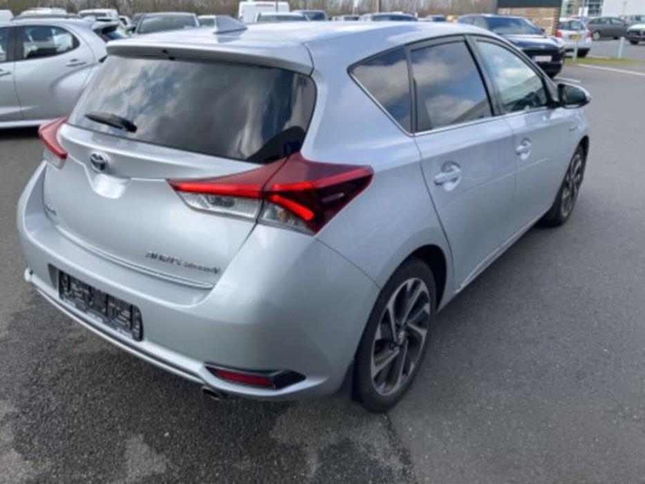 TOYOTA AURIS 2016