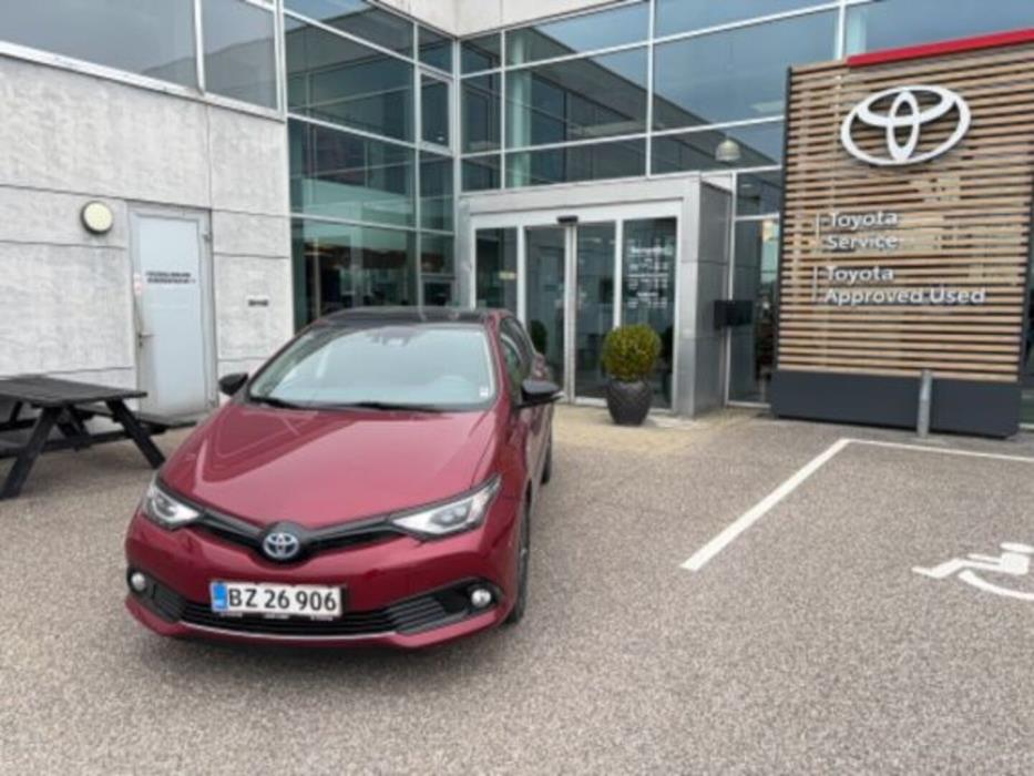 TOYOTA AURIS 2018