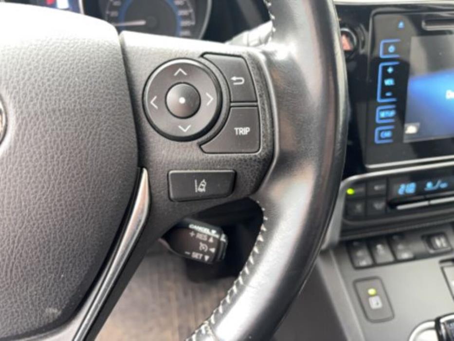 TOYOTA AURIS 2018