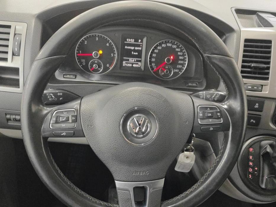 VOLKSWAGEN Caravelle 2012