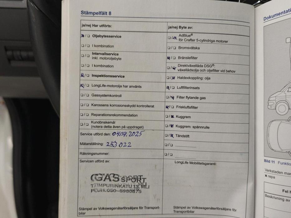 VOLKSWAGEN Caravelle 2012